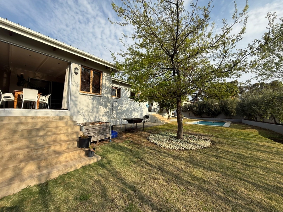4 Bedroom Property for Sale in Panorama Western Cape